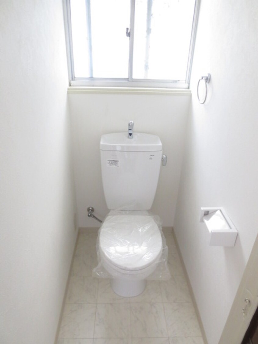 トイレ 高垣町貸家