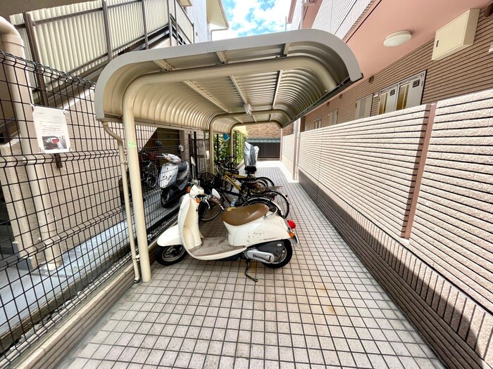 駐輪場 サンフォ－レ岡本