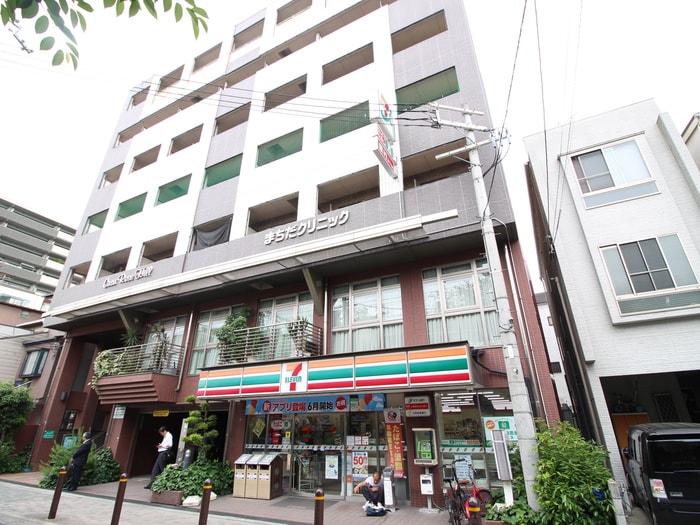 セブンイレブン(コンビニ)まで93m パルディナカダⅢ