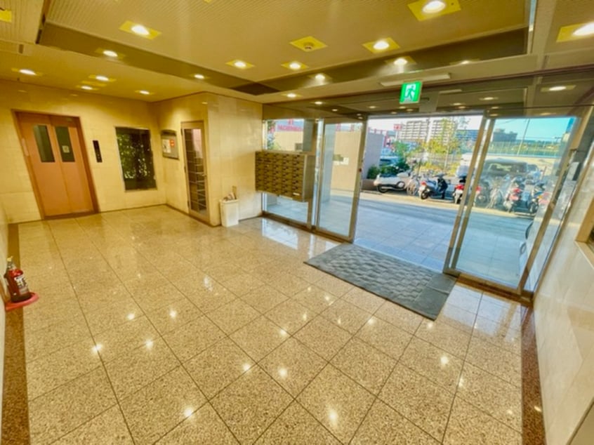 エントランス部分 ラ・リヴェ－ルレスト