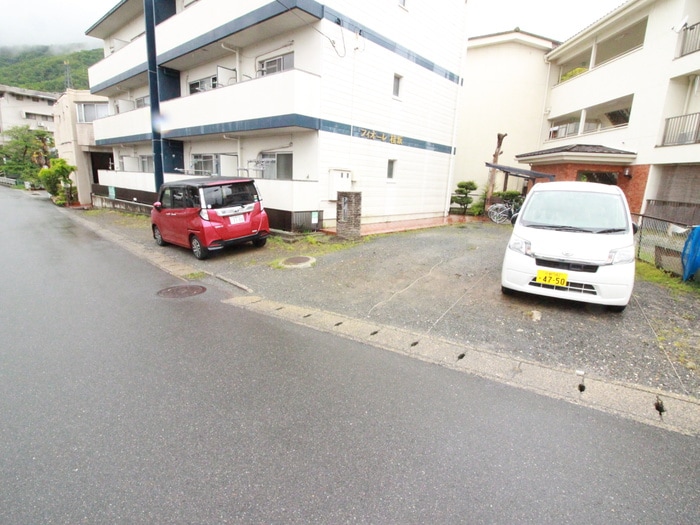 駐車場 フィオ－レ桂坂