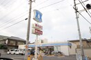 ローソン 巽中四丁目店(コンビニ)まで586m ロンド・エーデルワイス