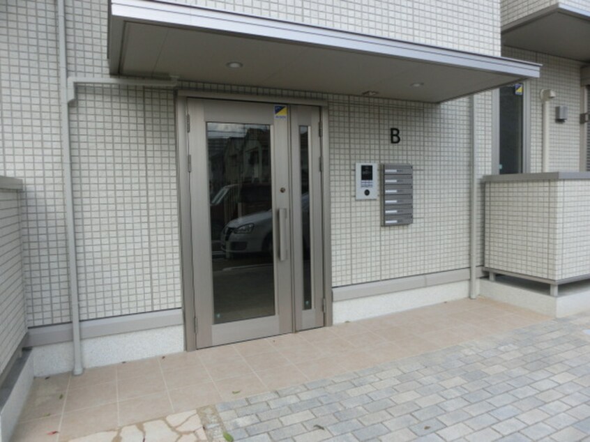 エントランス部分 ブリ－ゼ久宝寺　B棟