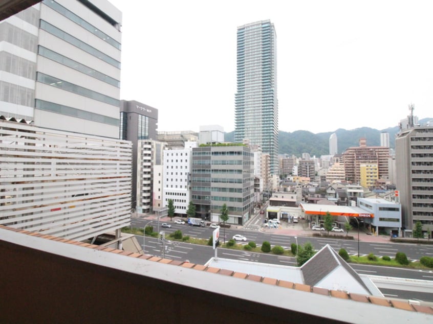 室内からの展望 三宮ハウス(901)