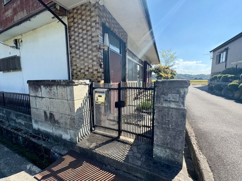エントランス部分 三田市桑原貸戸建て