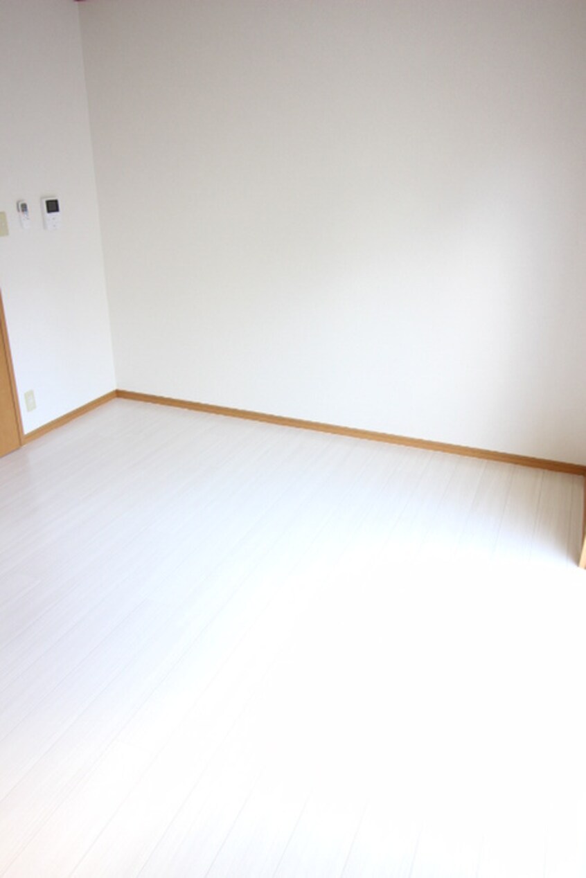 居室 ソネ　フロ－ラ