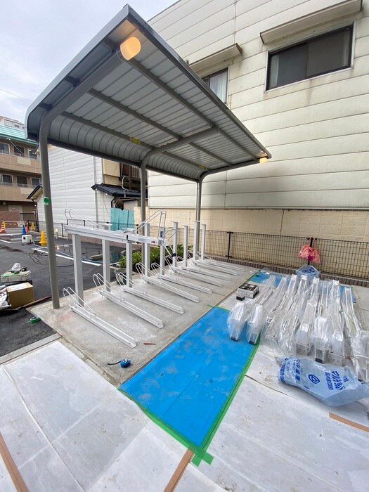 駐輪場 リアライズ南巽