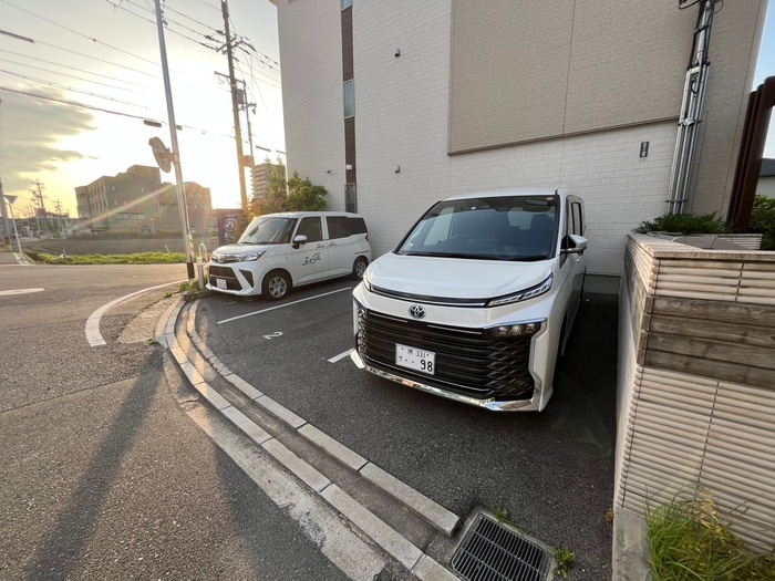 駐車場 サワー・ドゥ萩原天神