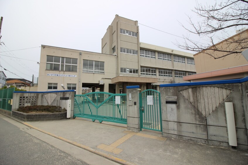 榎小学校(小学校)まで240m 加賀ハイツ