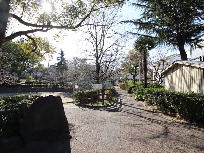 榎元町公園(公園)まで100m 加賀ハイツ