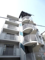 Ｓａｌｌｅ　ｄｅ　Ｓｅｊｏｕｒ