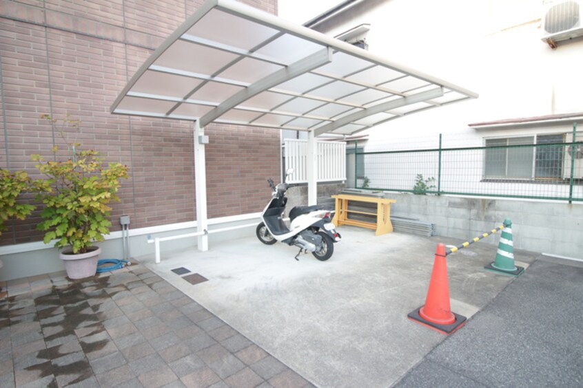 駐輪場 滝つじハイム