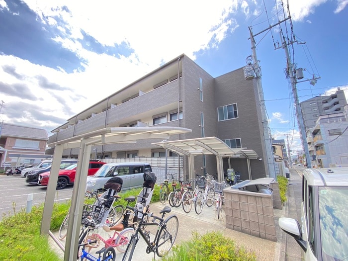 外観写真 アンプルールフェール西大路