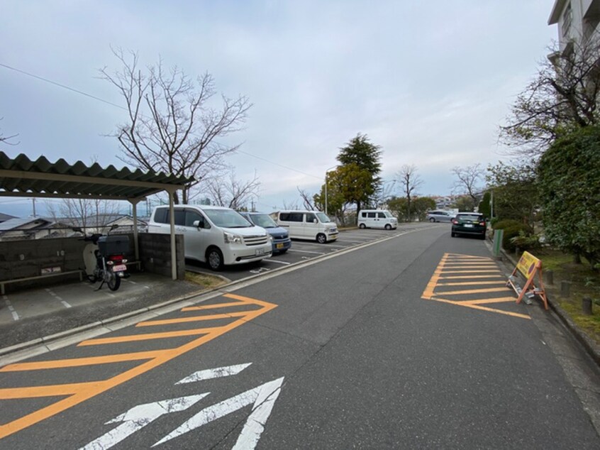 駐車場 山田池住宅7棟（406）