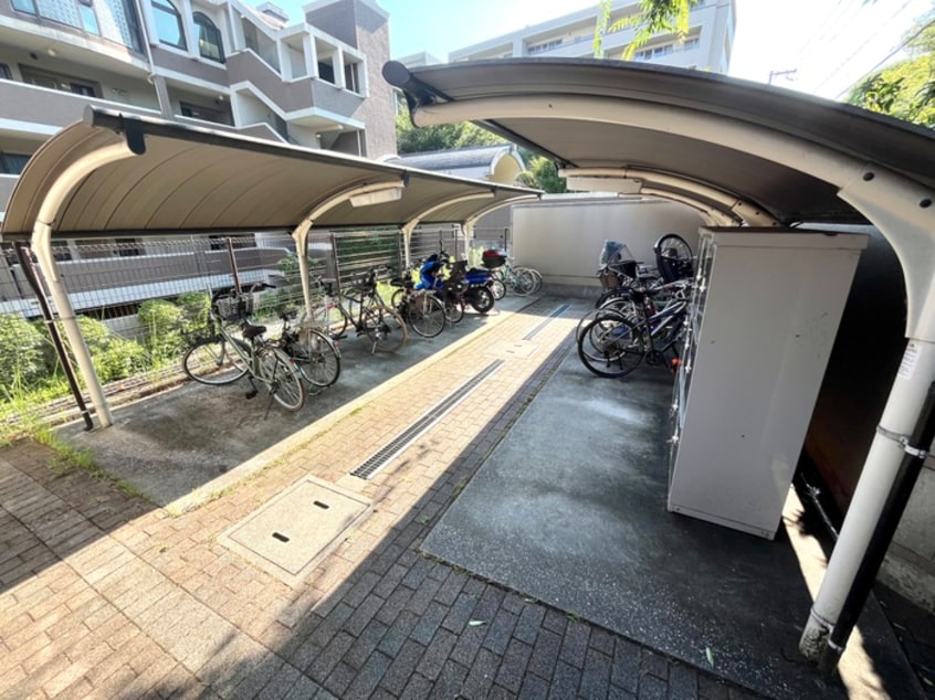 駐輪場 サンラトール甲陽園