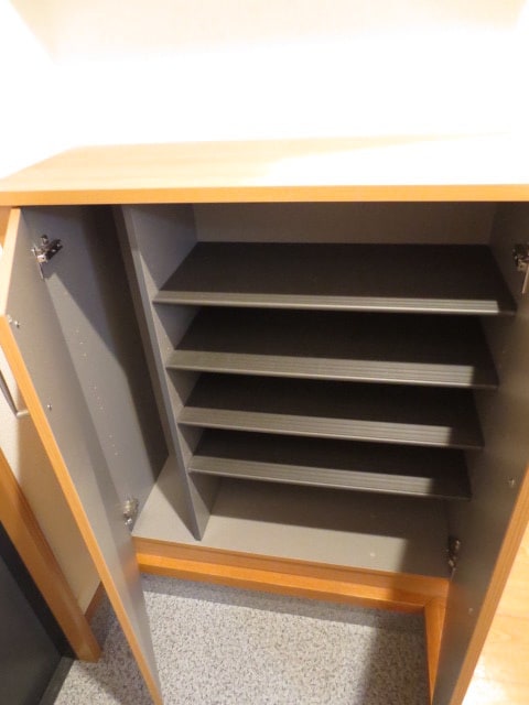 靴箱 逆瀬川ハイツＣ