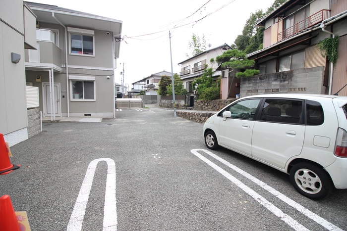 駐車場 逆瀬川ハイツＣ