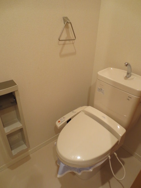 トイレ 逆瀬川ハイツＣ