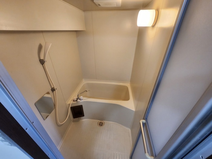 バス／シャワールーム等 コンプリーション１