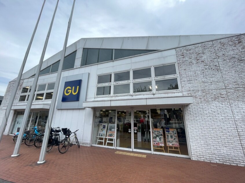 GU(ジーユー) 西宮浜店(ディスカウントショップ)まで390m Rana　Court