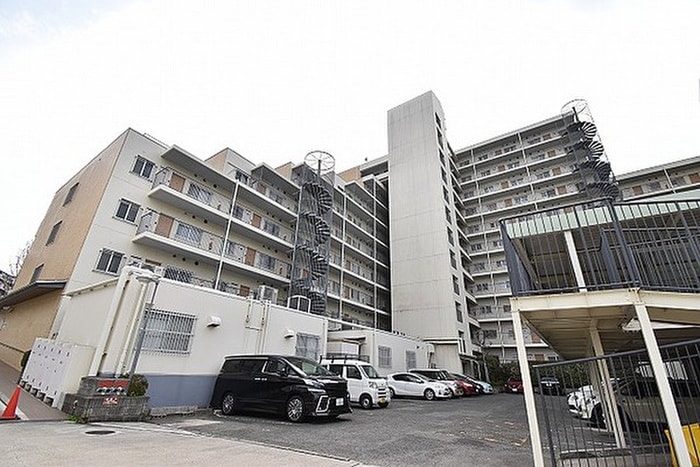 駐車場 緑地公園ﾌﾟﾗｲﾑﾊｲﾂ(202)