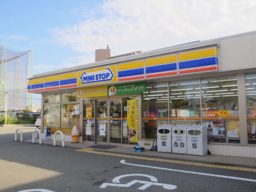 ミニストップ(コンビニ)まで270m シャ－メゾン岡治Ⅱ