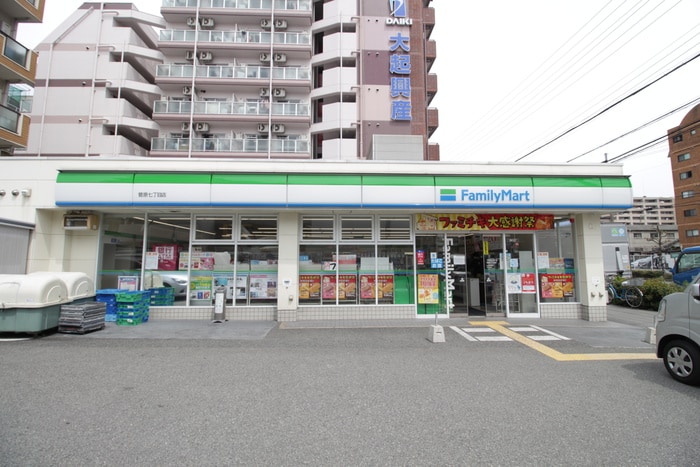 ファミリーマート(コンビニ)まで190m レジデンスミミー