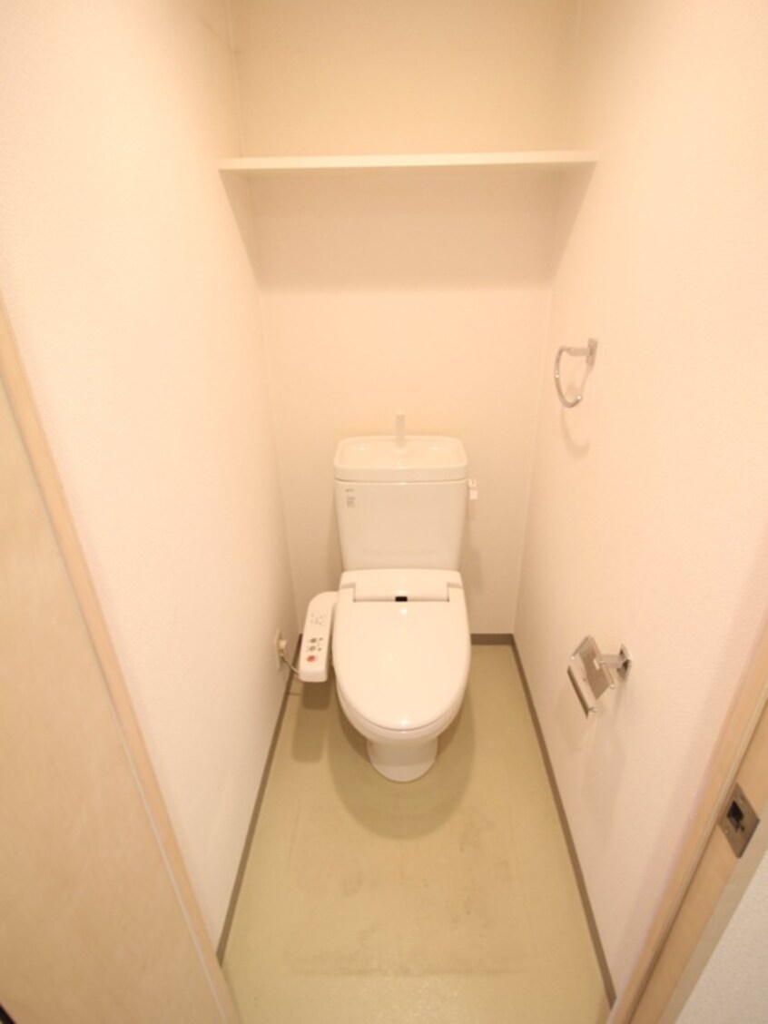 トイレ エスティライフ新大阪第２(210)