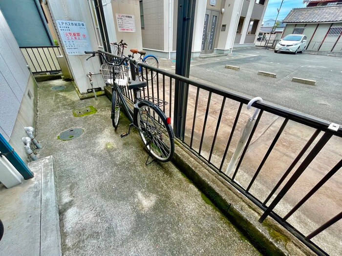 駐輪場 フレグランス