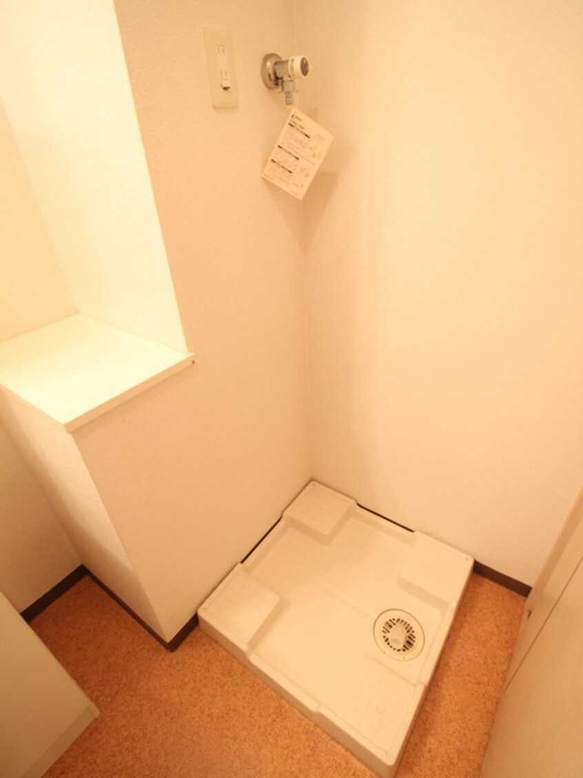 洗濯機置場 エスティライフ新大阪第２(305)