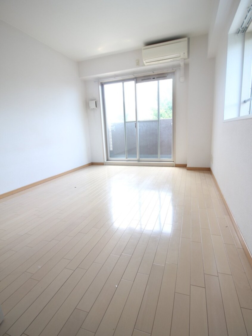 居室 エスティライフ新大阪第２(305)