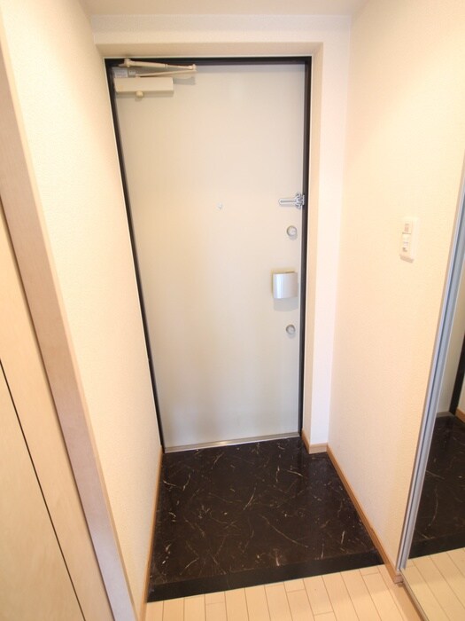 玄関 エスティライフ新大阪第２(305)