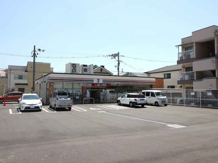 セブンイレブン豊中蛍池東町店(コンビニ)まで251m コンフォ－ト蛍池