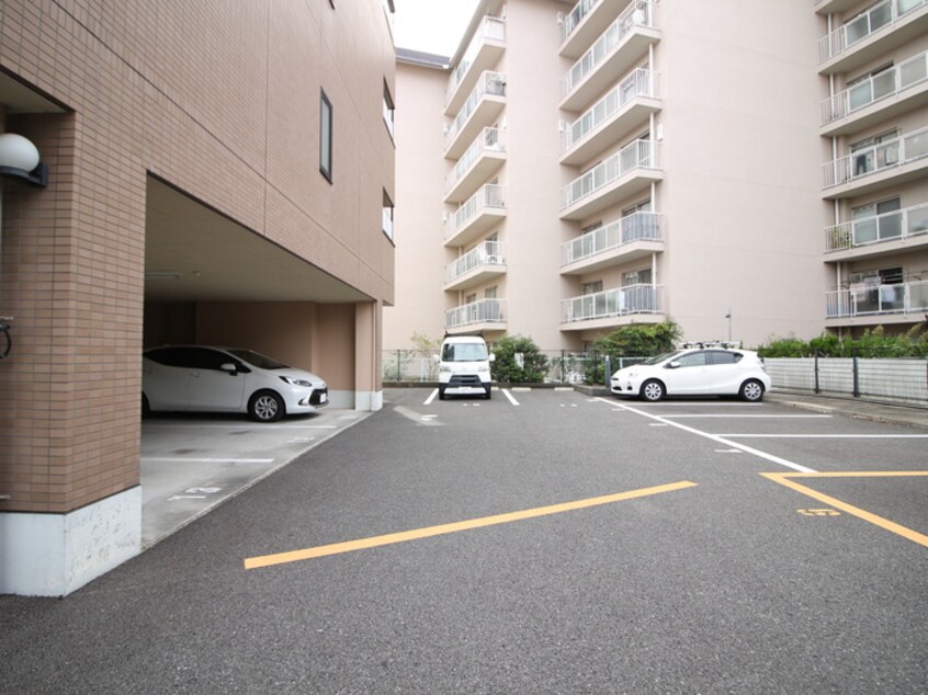 駐車場 ラフォ－レ　箕面