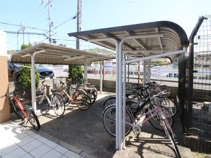 駐輪場 サンガーデンヨコヤマ