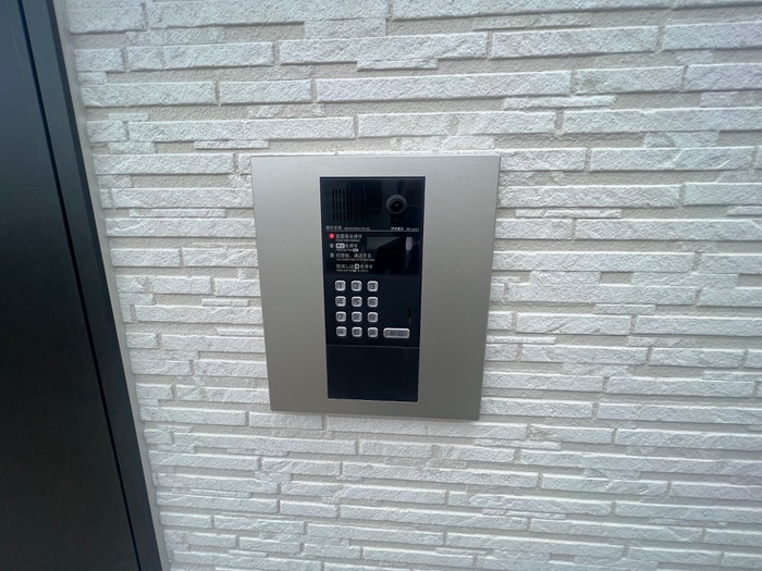 エントランス部分 Ｆａｓｅｃｉａ　ＨＯＲＩ