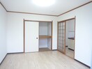 居室 由上ビル