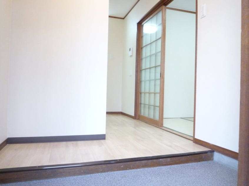 廊下 由上ビル