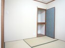 収納 由上ビル