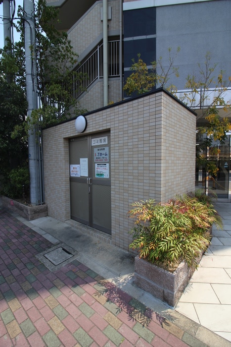 建物設備 ハイ・フェンス守口