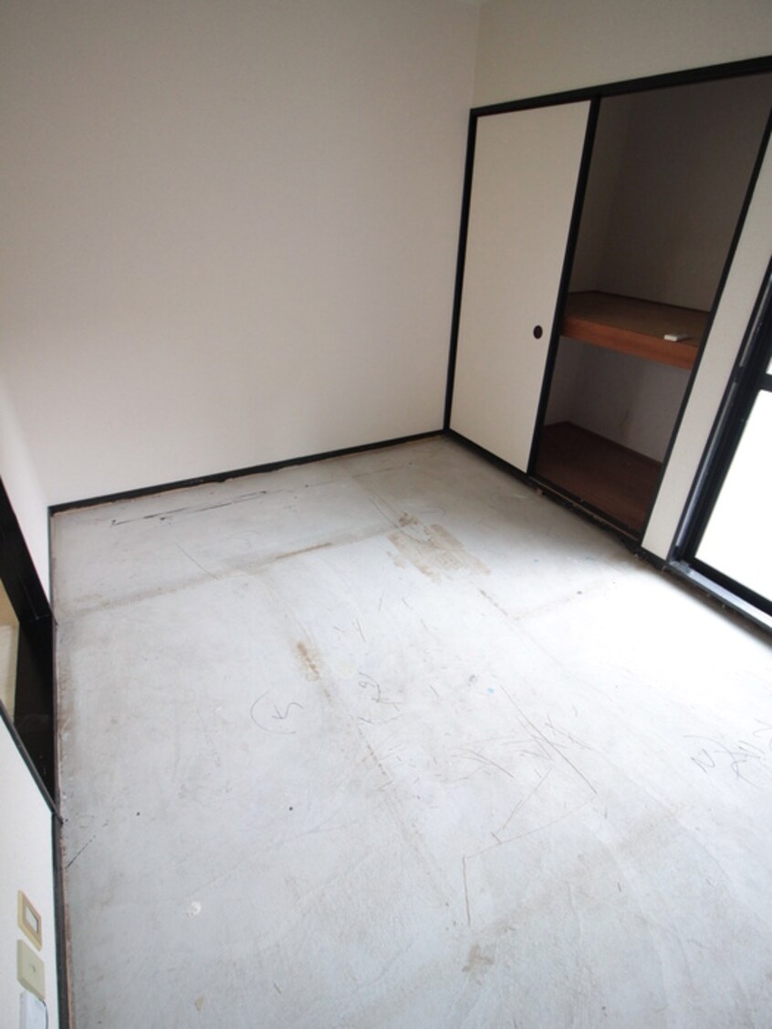 居室 二見ハイツ