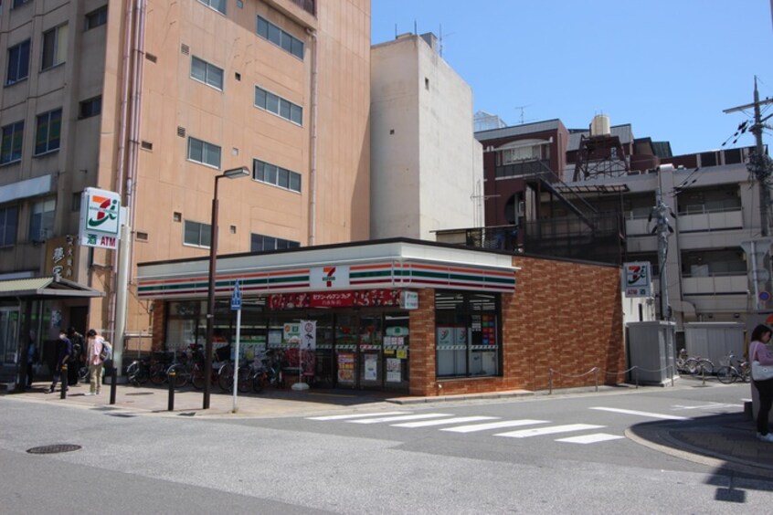 セブンイレブン京都桂駅東口(コンビニ)まで550m クオリカ桂西口