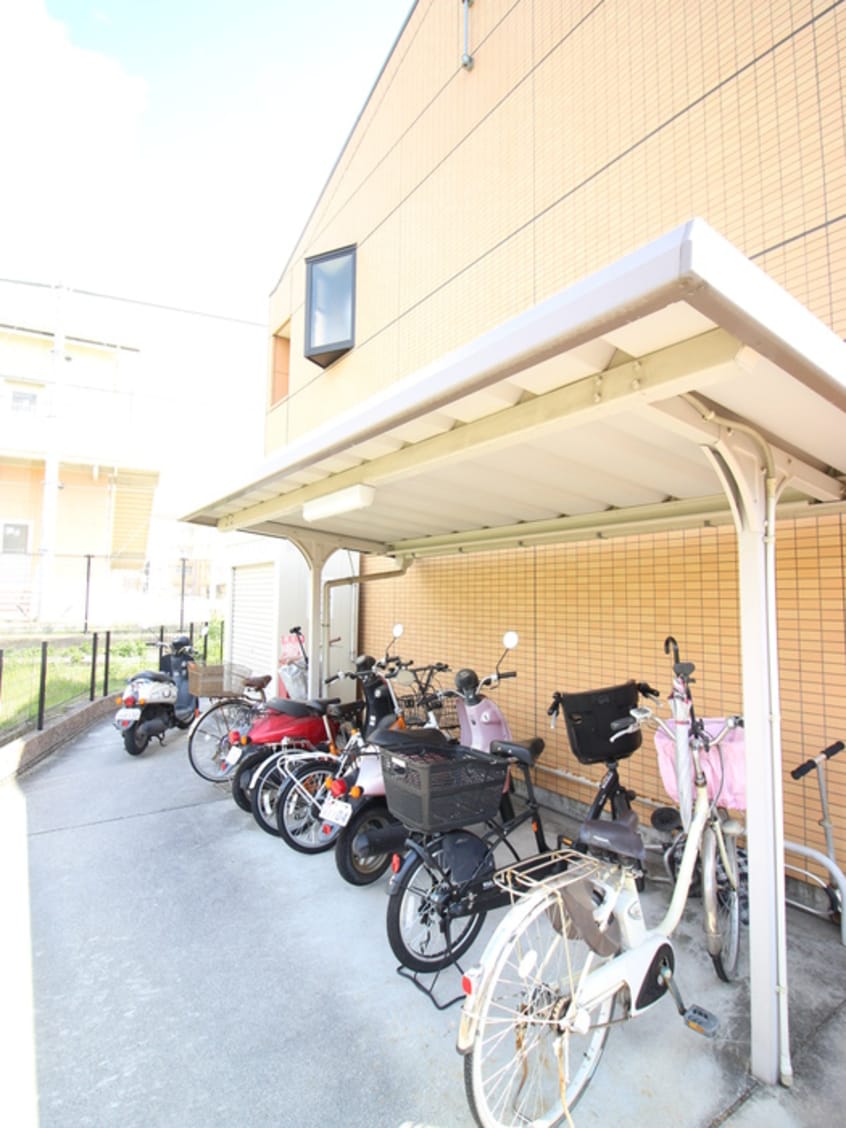 駐輪場 シャルマン桂