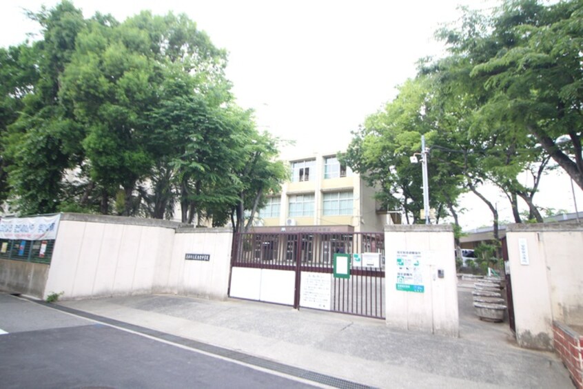 武庫東中学校(中学校/中等教育学校)まで1500m レオ　武庫之荘