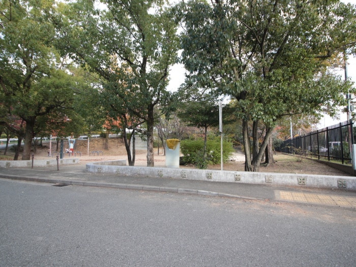 日野公園(公園)まで140m もみじビル