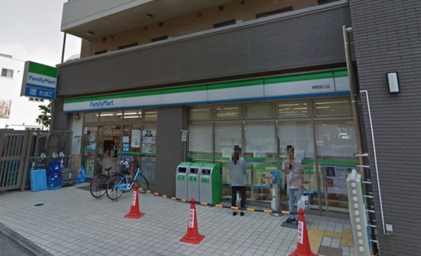 ファミリーマート堺駅南口店(コンビニ)まで180m ｼｬﾙﾏﾝﾌｼﾞ堺駅前ﾌﾛﾝﾃｨｱﾃﾗｽ（202）
