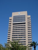 東大阪市役所(役所)まで1350m グリンデルワルト