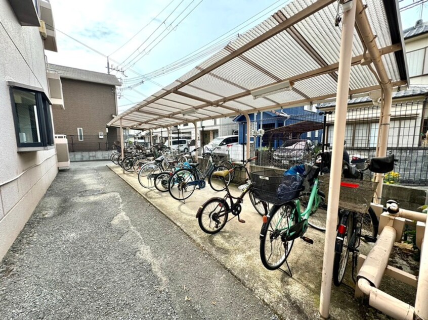 駐輪場 シャルムアナダ