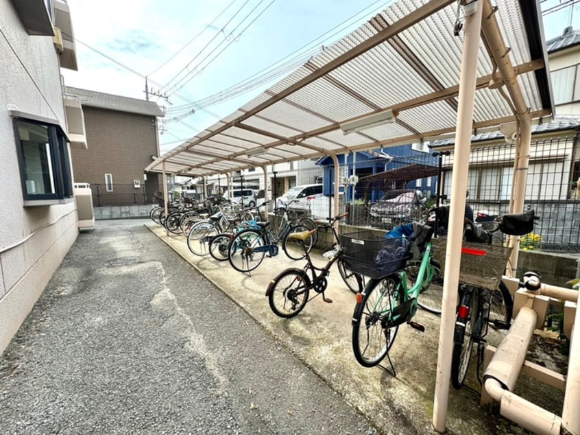 駐輪場 シャルムアナダ