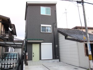 一津屋４丁目一戸建て